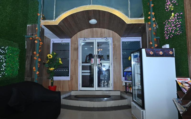 Hotel The Finch Puri Exterior foto